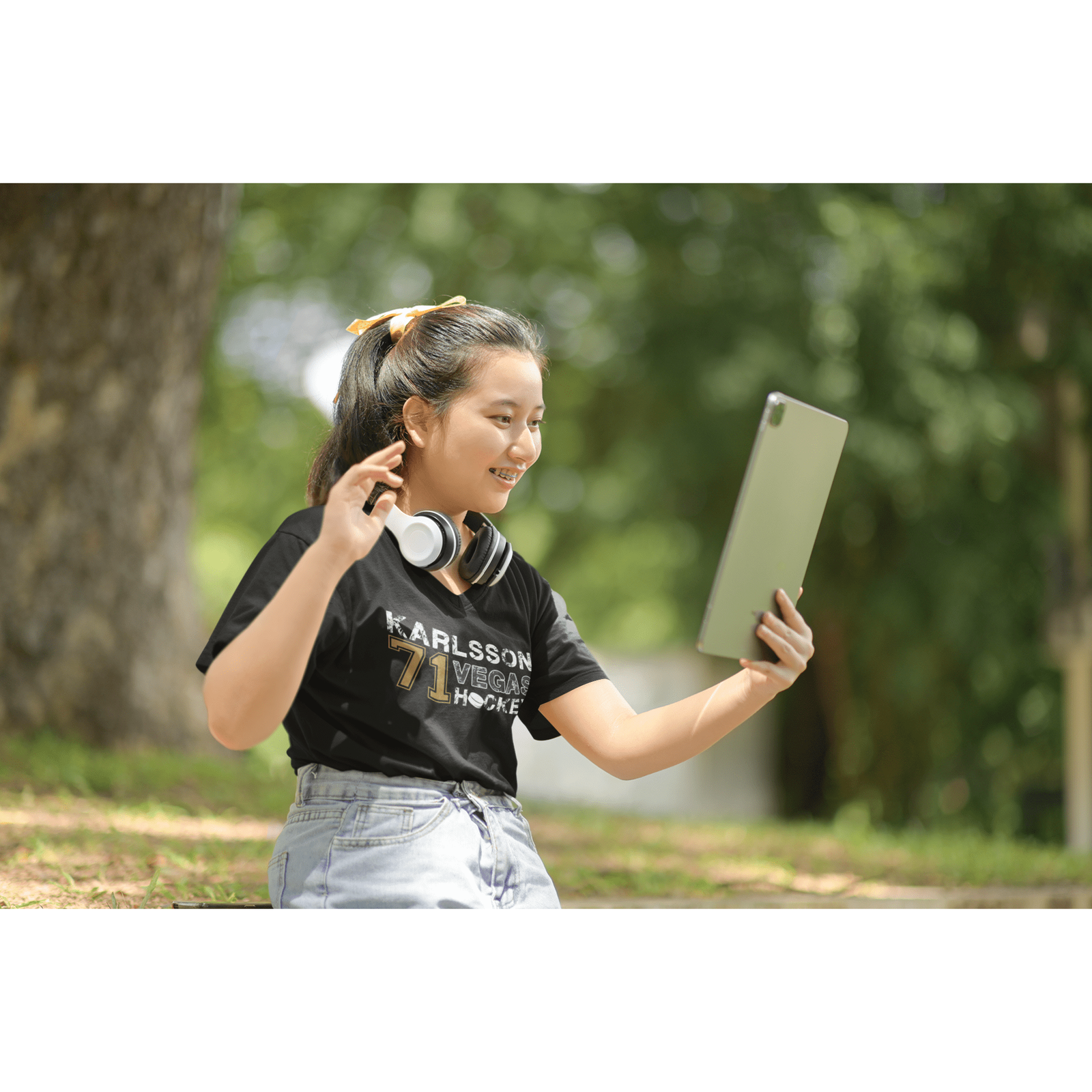 V-neck Karlsson 71 Vegas Hockey Unisex V-Neck Tee